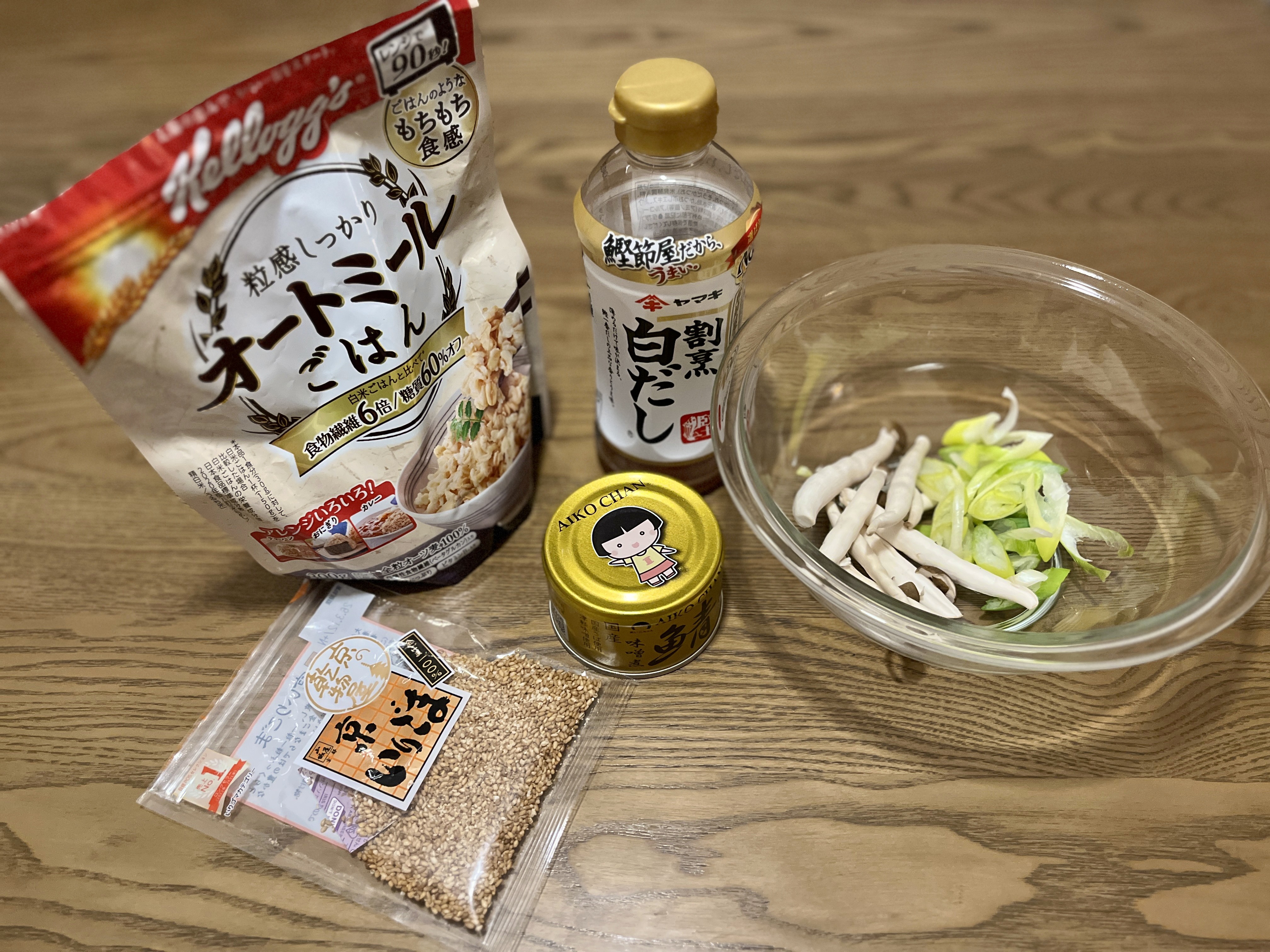 サバ味噌煮缶の白だし和風雑炊の材料
